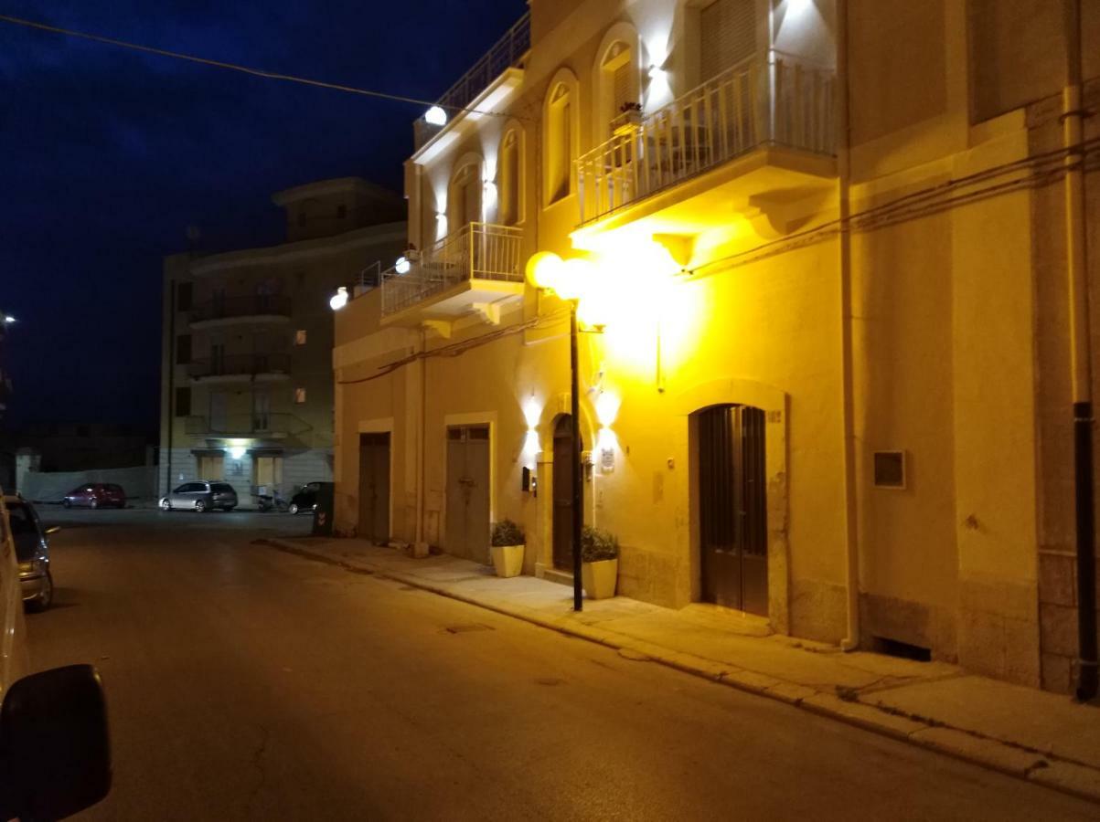 Domus Al Corso B&B Canosa di Puglia Bagian luar foto